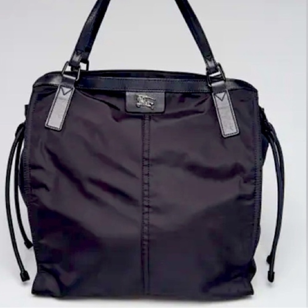 Burberry Buckleigh bag Authentic!!!